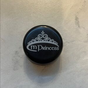 M Princess eyeshadow, melting maple